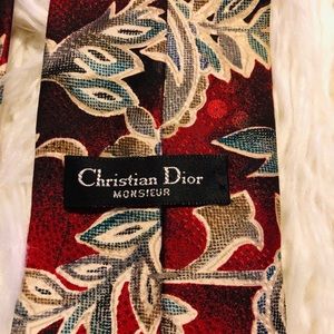 Vtg CHRISTIAN DIOR Men’s 100% Silk Neck Tie